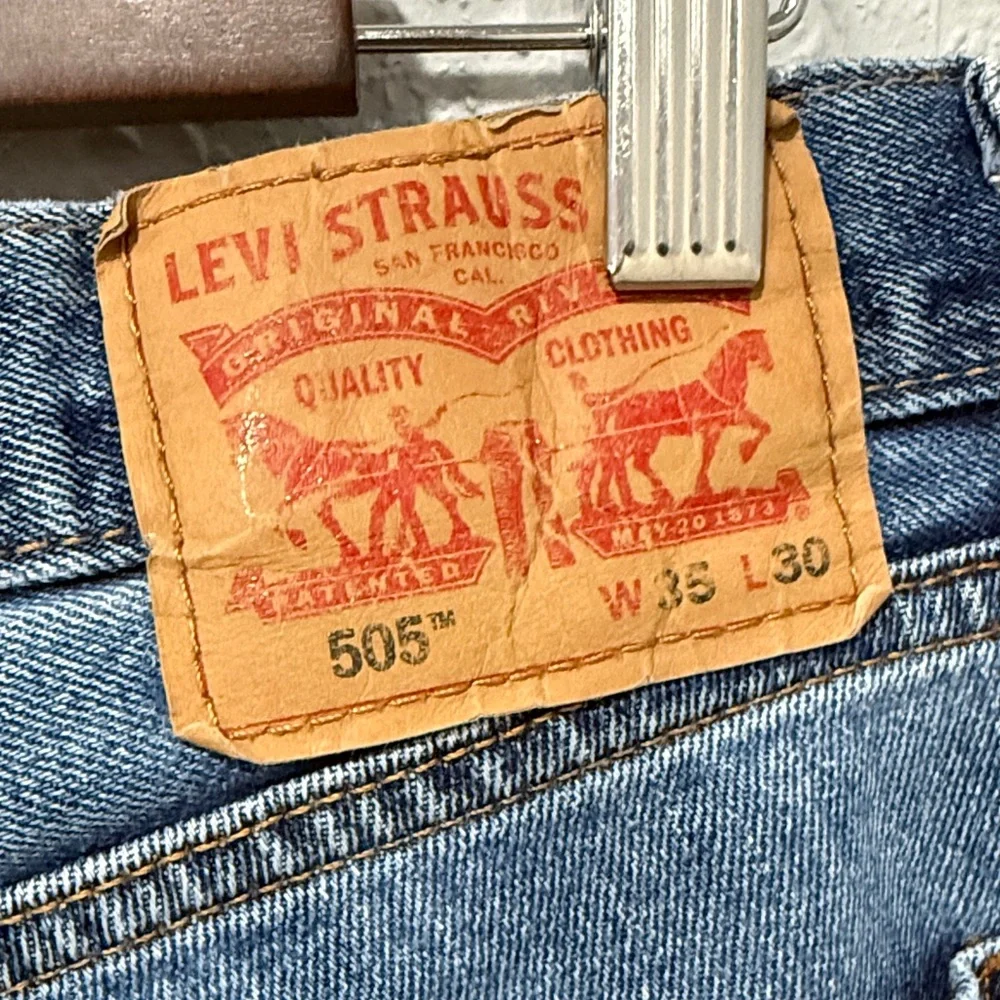 Levi's‎ 505 Size 35x30 Blue Denim Jeans Regular Fit Straight Leg Red Tab